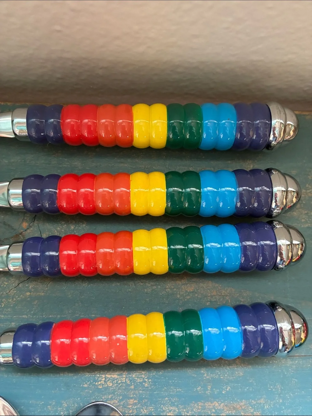 20 Pc Multicolored Flatware Set